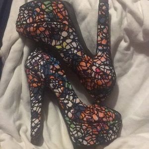 Shi by Journeys size 6 heels